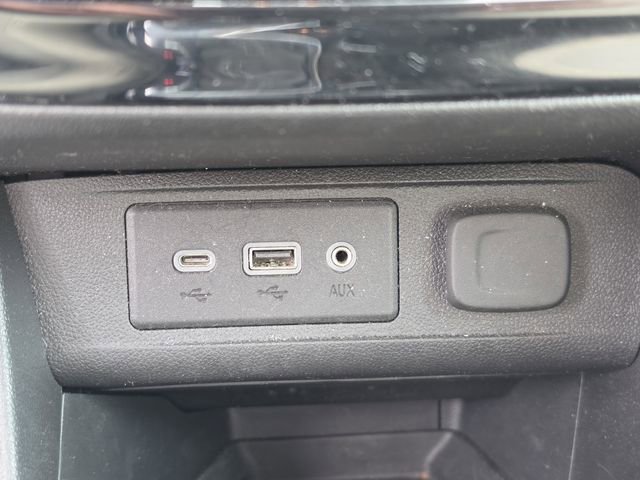 Used 2021 Buick Encore GX Select w/ Sport Touring Package FWD image 25