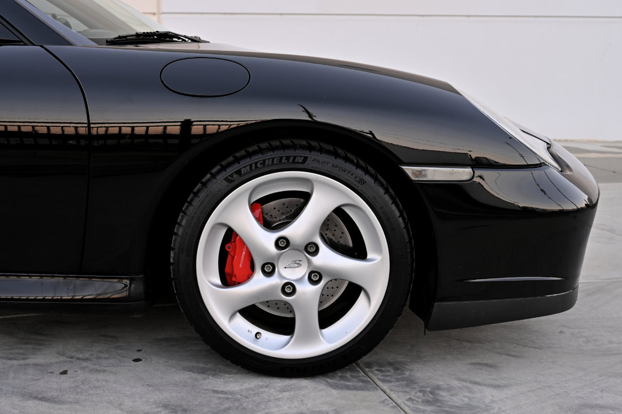 Used 2004 Porsche 911 Carrera 4S image 39