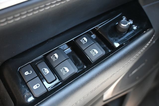 Used 2024 Jeep Wagoneer Series II AWD/4WD image 44