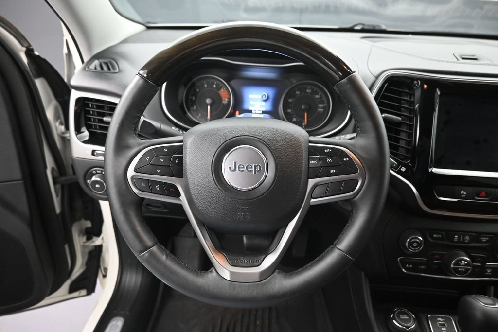 Used 2019 Jeep Cherokee Overland AWD/4WD image 23
