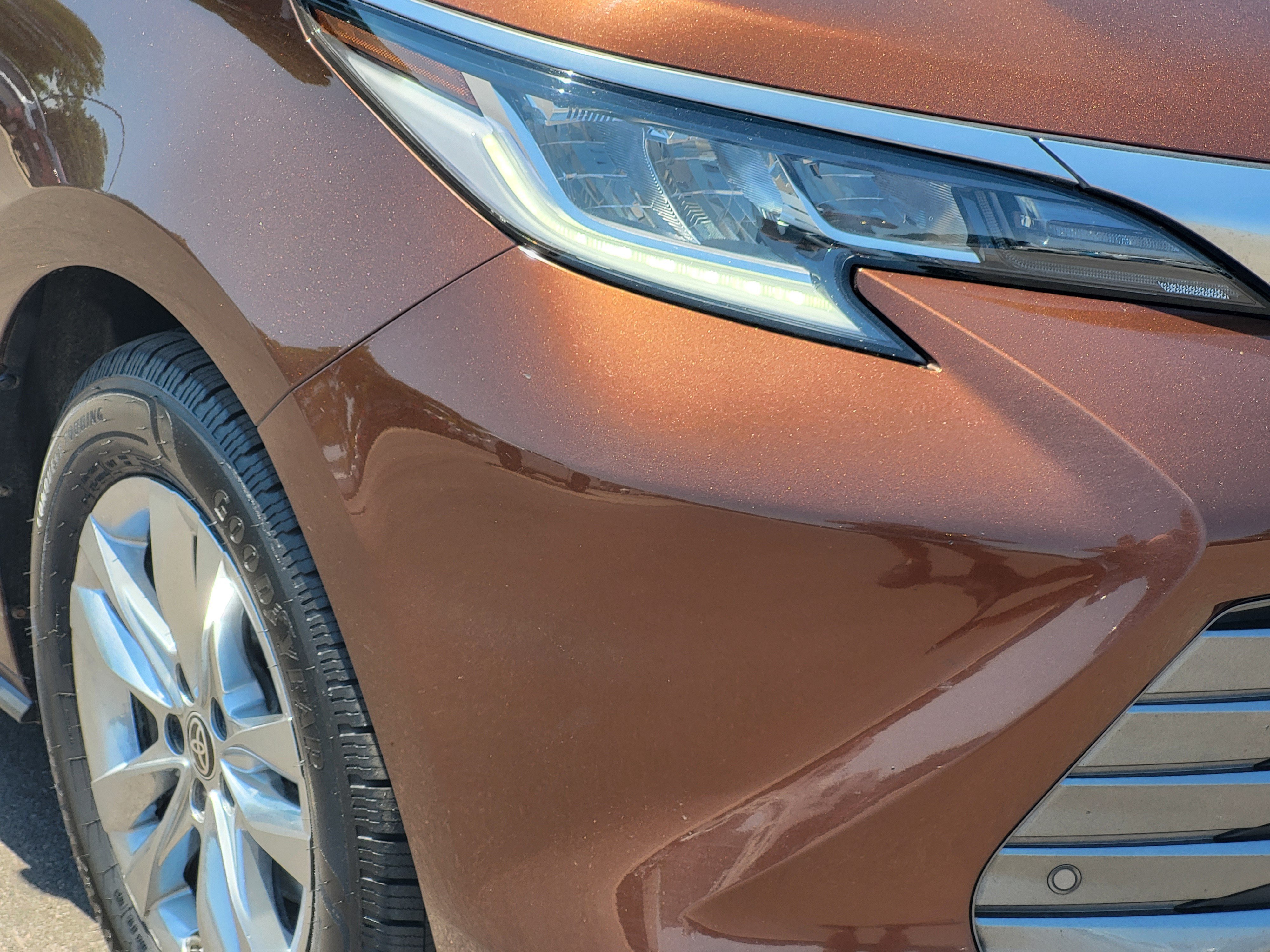 Certified 2021 Toyota Sienna Limited FWD image 5