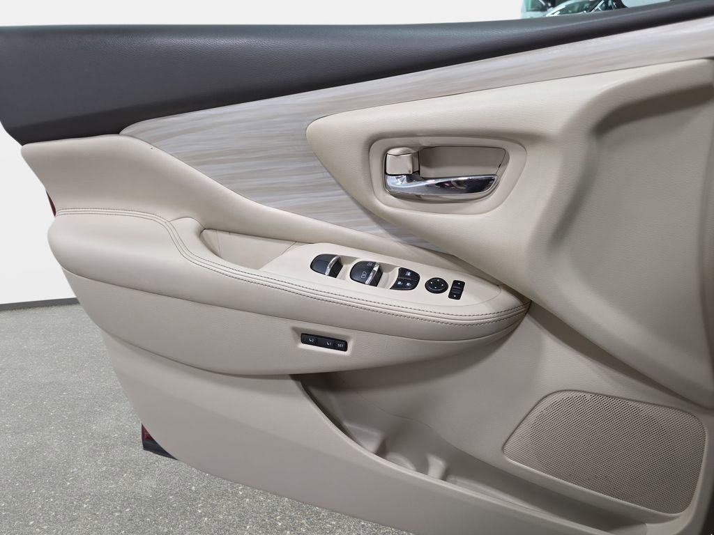 Used 2015 Nissan Murano Platinum w/ Platinum Technology Package AWD/4WD image 26