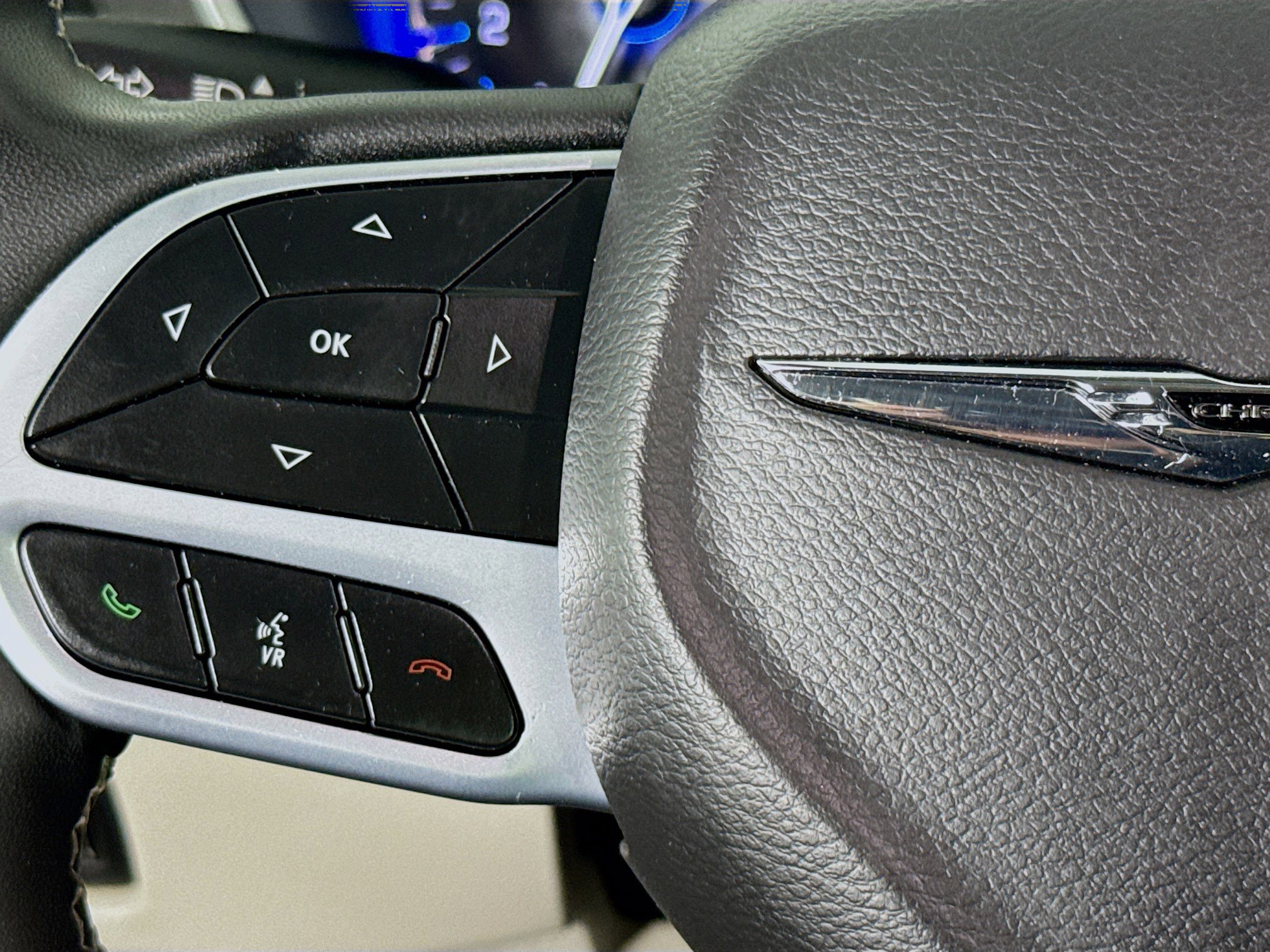 Used 2024 Chrysler Pacifica Touring-L FWD image 13