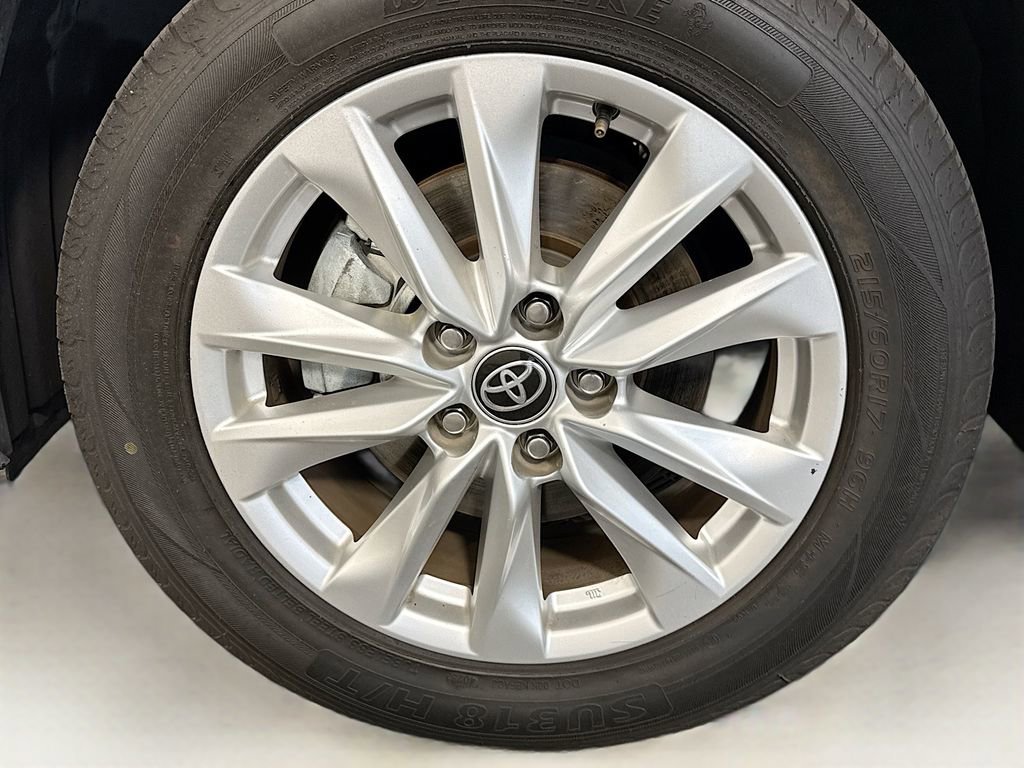 Used 2023 Toyota Corolla Cross LE image 30