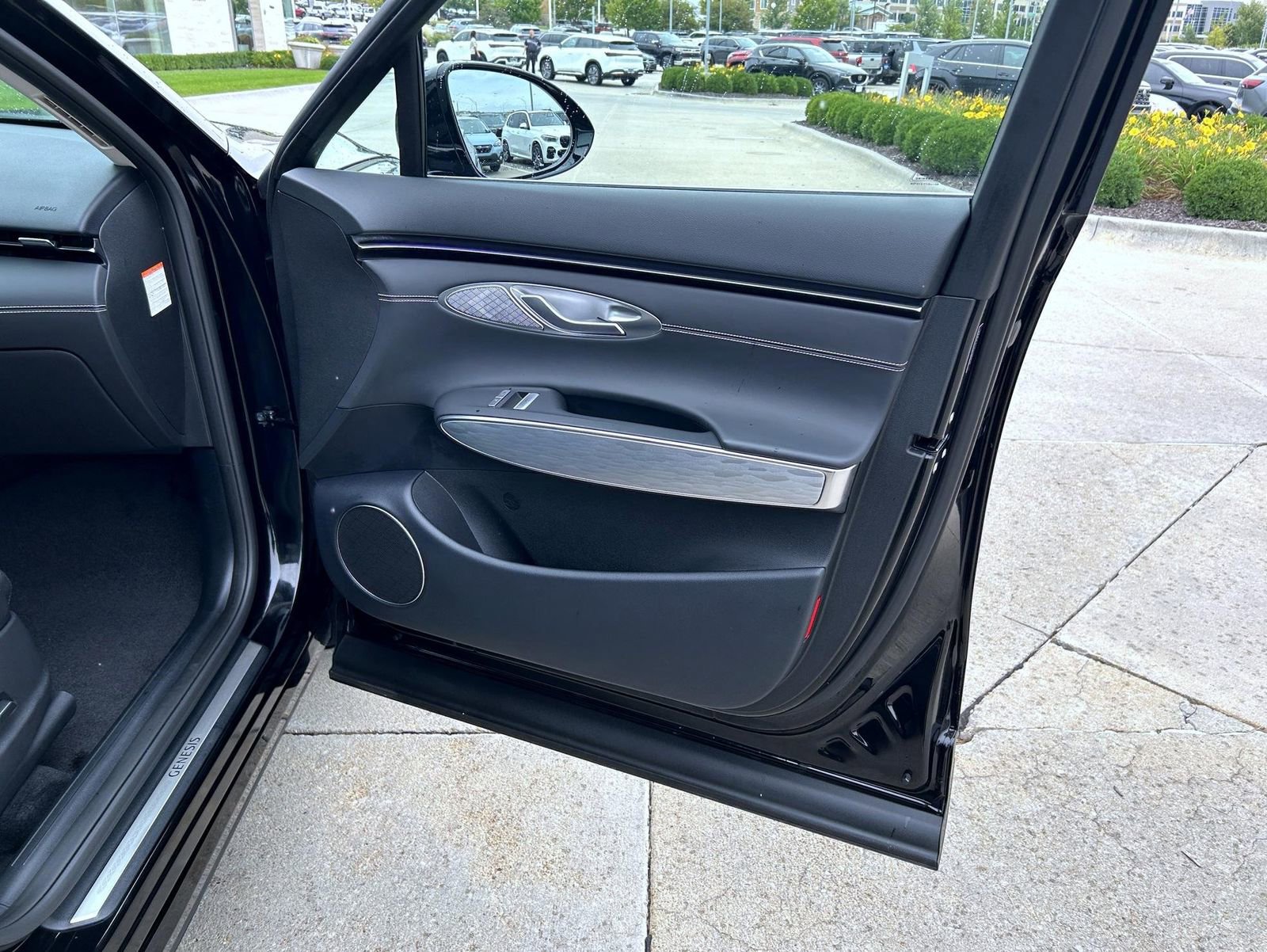 Used 2026 Genesis Electrified GV70 image 16