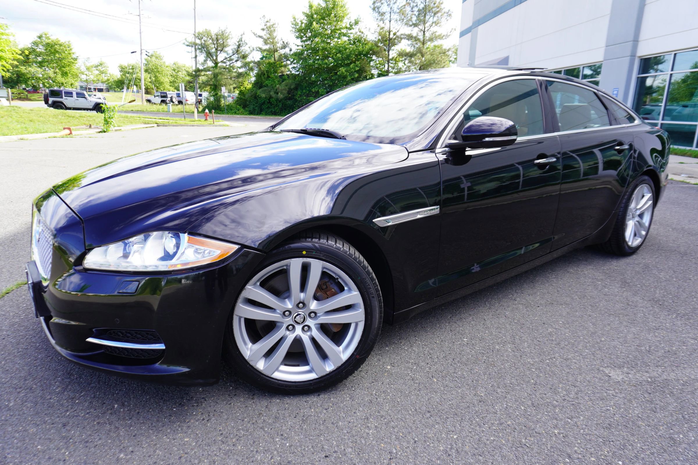 Used 2013 Jaguar XJ L Portfolio AWD/4WD image 3