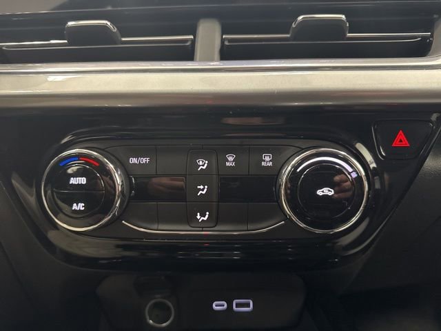 Used 2024 Chevrolet Trax LT FWD image 17