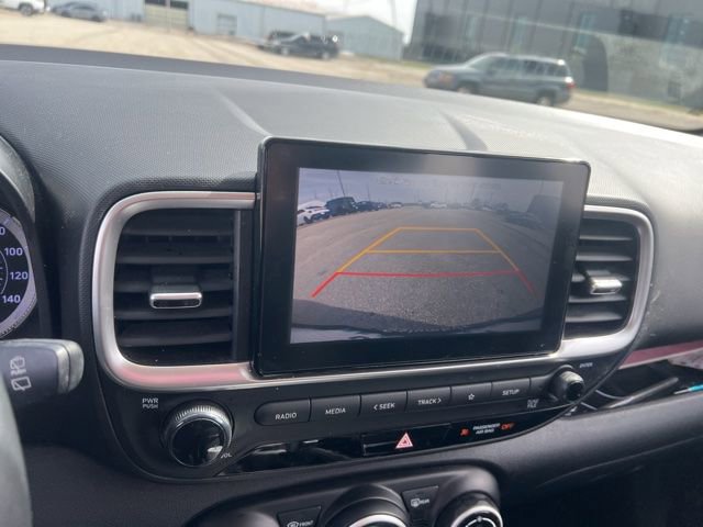 Used 2021 Hyundai Venue SEL image 6