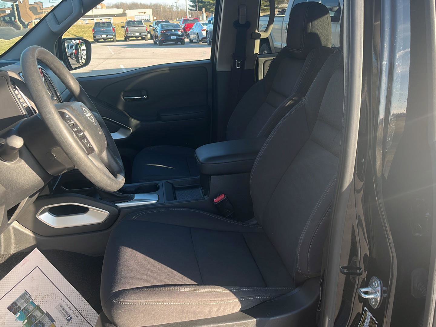 Used 2024 Nissan Frontier SV image 25