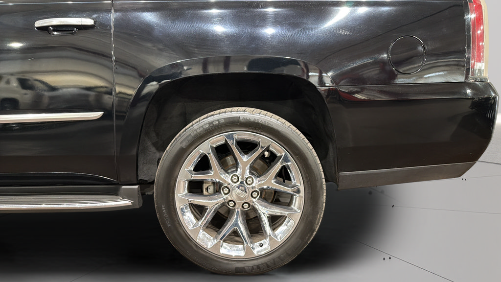 Used 2016 Cadillac Escalade ESV Luxury AWD/4WD image 36