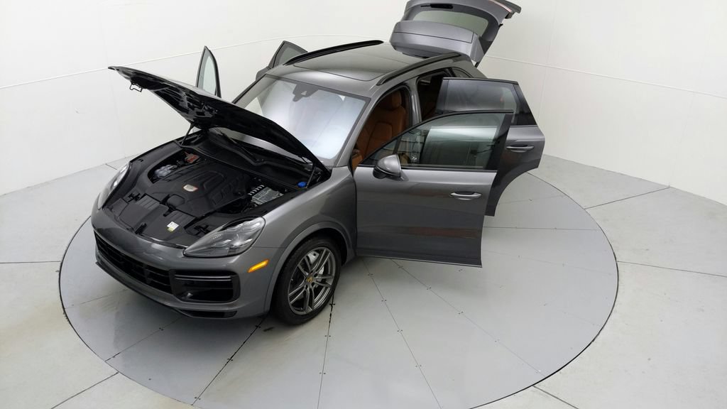 Certified 2023 Porsche Cayenne Turbo AWD/4WD image 28