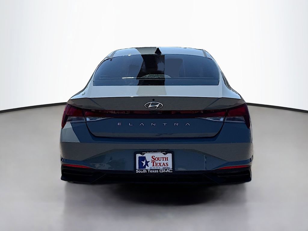 Used 2023 Hyundai Elantra SEL w/ Convenience Package image 6