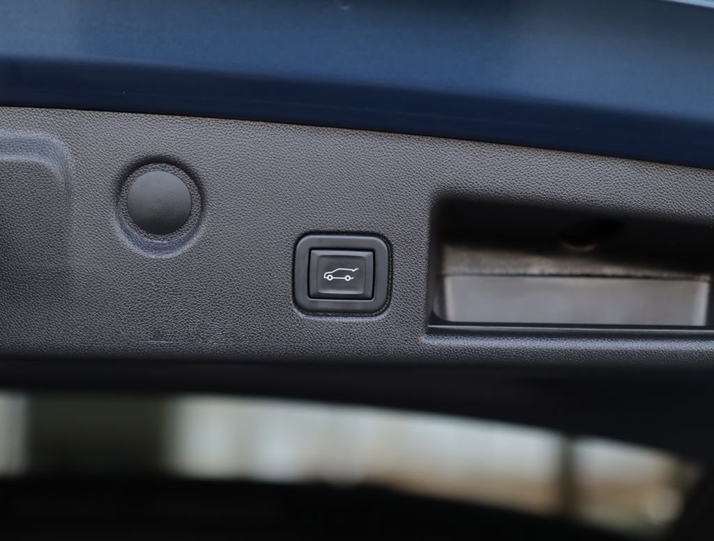 Used 2024 Chevrolet Equinox LT w/ LPO, Floor Liner Package FWD image 25