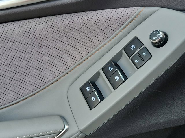 Used 2019 Toyota Avalon Touring image 25