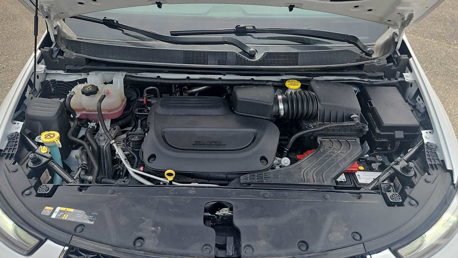 Used 2023 Chrysler Pacifica Touring-L image 17