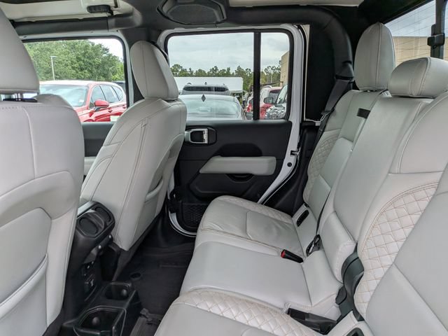 Used 2023 Jeep Gladiator Overland AWD/4WD image 14