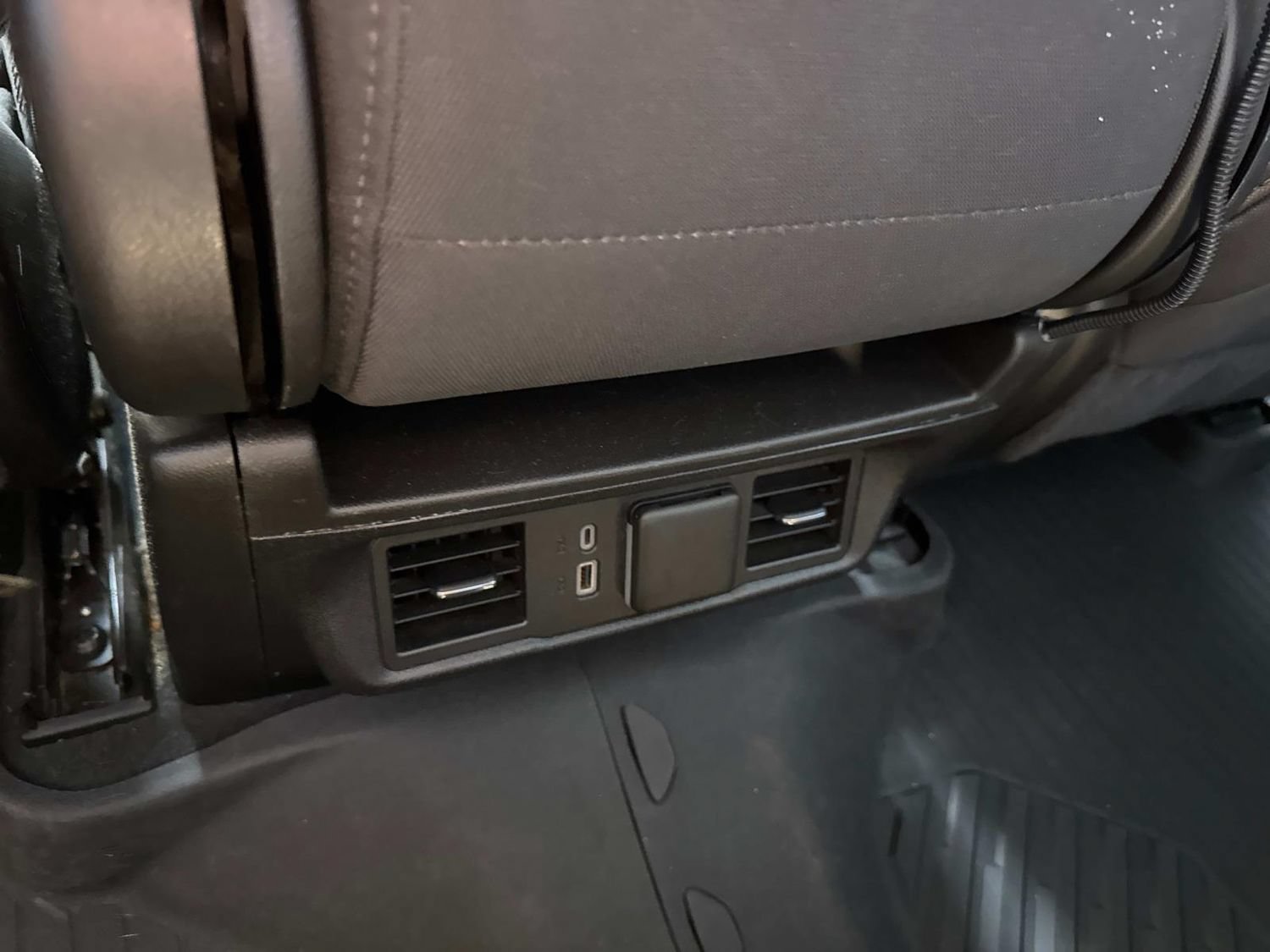 Used 2024 Chevrolet Silverado 2500 LT AWD/4WD image 19