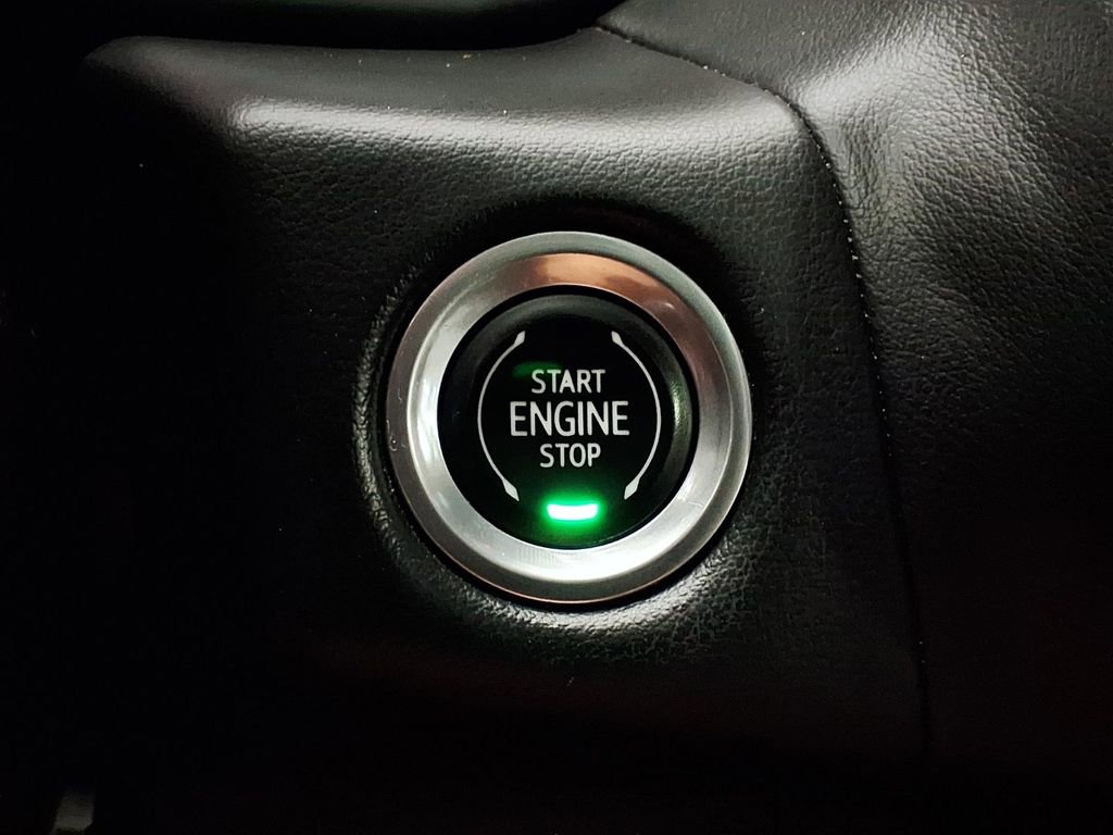 Used 2021 Chevrolet Tahoe LT AWD/4WD image 17