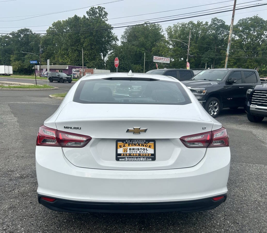 Used 2022 Chevrolet Malibu LT FWD image 4