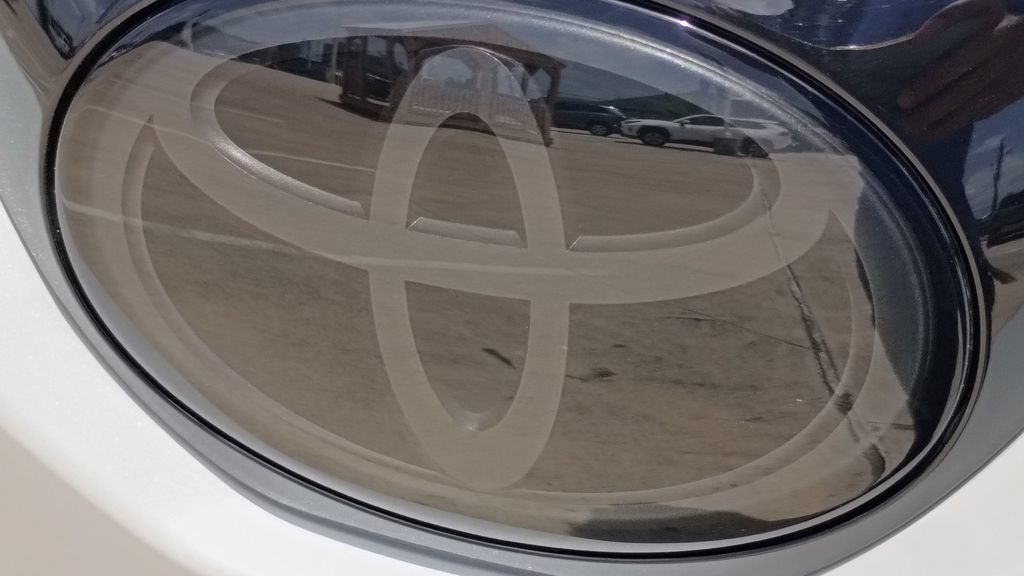 Used 2024 Toyota Corolla Cross AWD Hybrid image 17