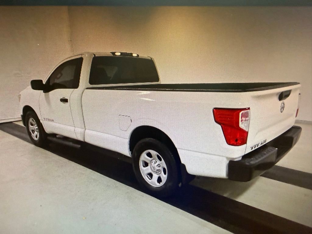 Used 2017 Nissan Titan S image 5