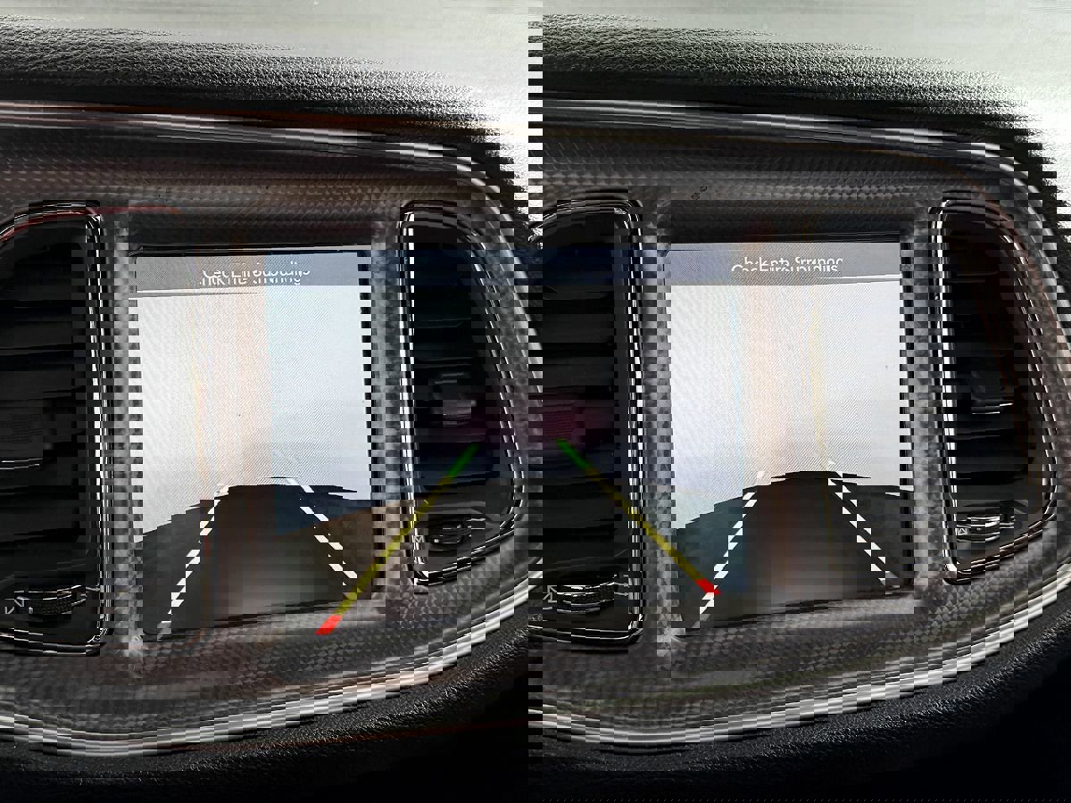 Used 2015 Dodge Challenger SRT Hellcat image 32