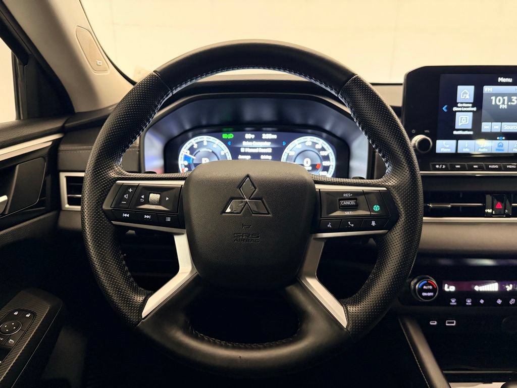 Used 2024 Mitsubishi Outlander SE AWD/4WD image 15