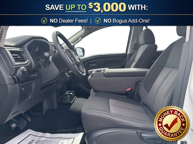 Used 2024 Nissan Titan SV image 14