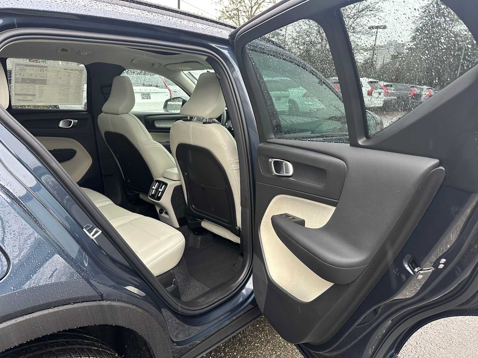 New 2026 Volvo XC40 B5 Ultra w/ Climate Package AWD/4WD image 12