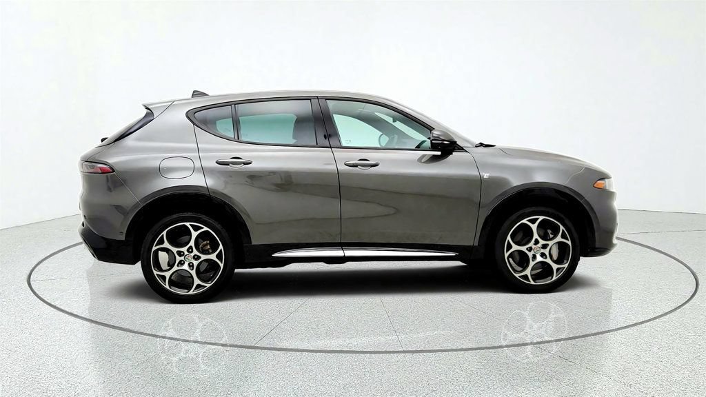 Used 2024 Alfa Romeo Tonale Ti w/ Active Assist Package AWD/4WD image 4