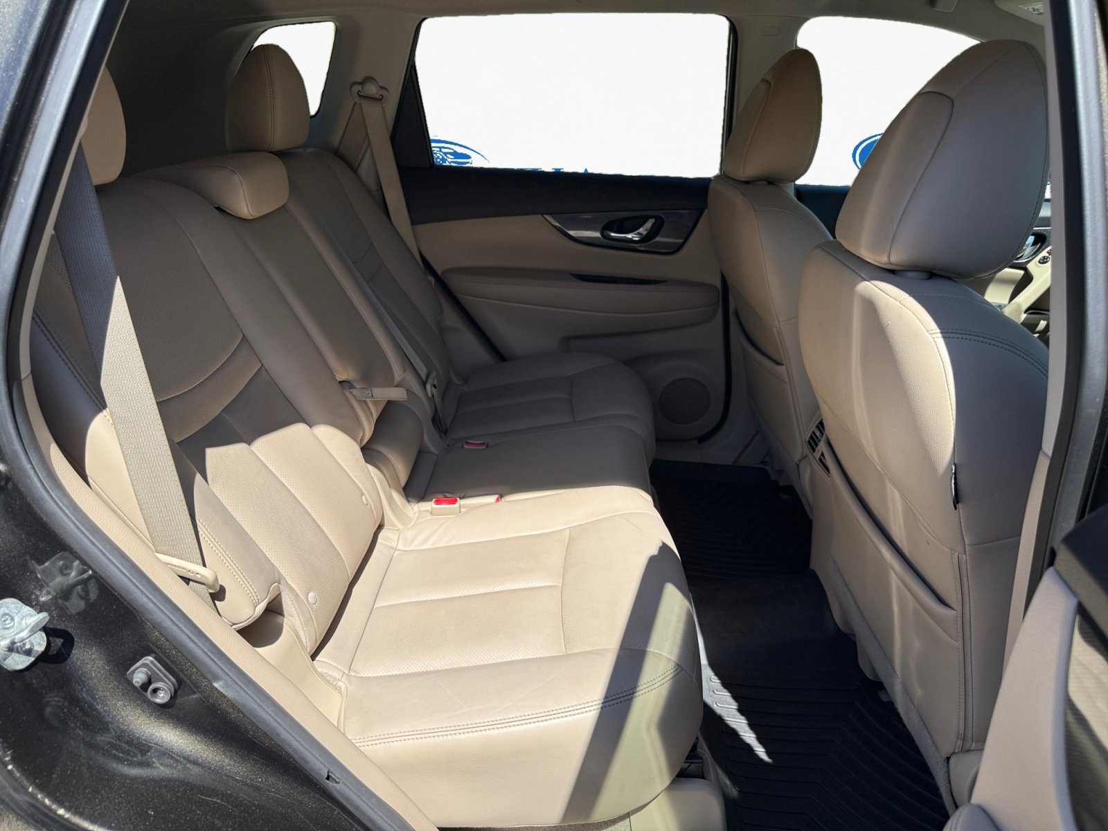 Used 2015 Nissan Rogue SL image 12