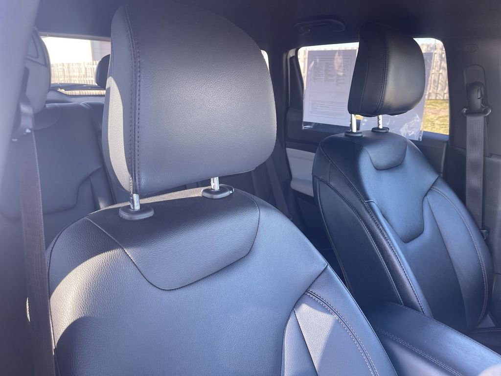 Used 2024 Jeep Compass Limited image 39