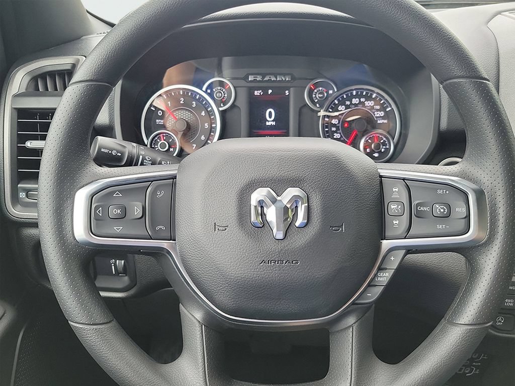 New 2026 RAM 1500 Express AWD/4WD image 9