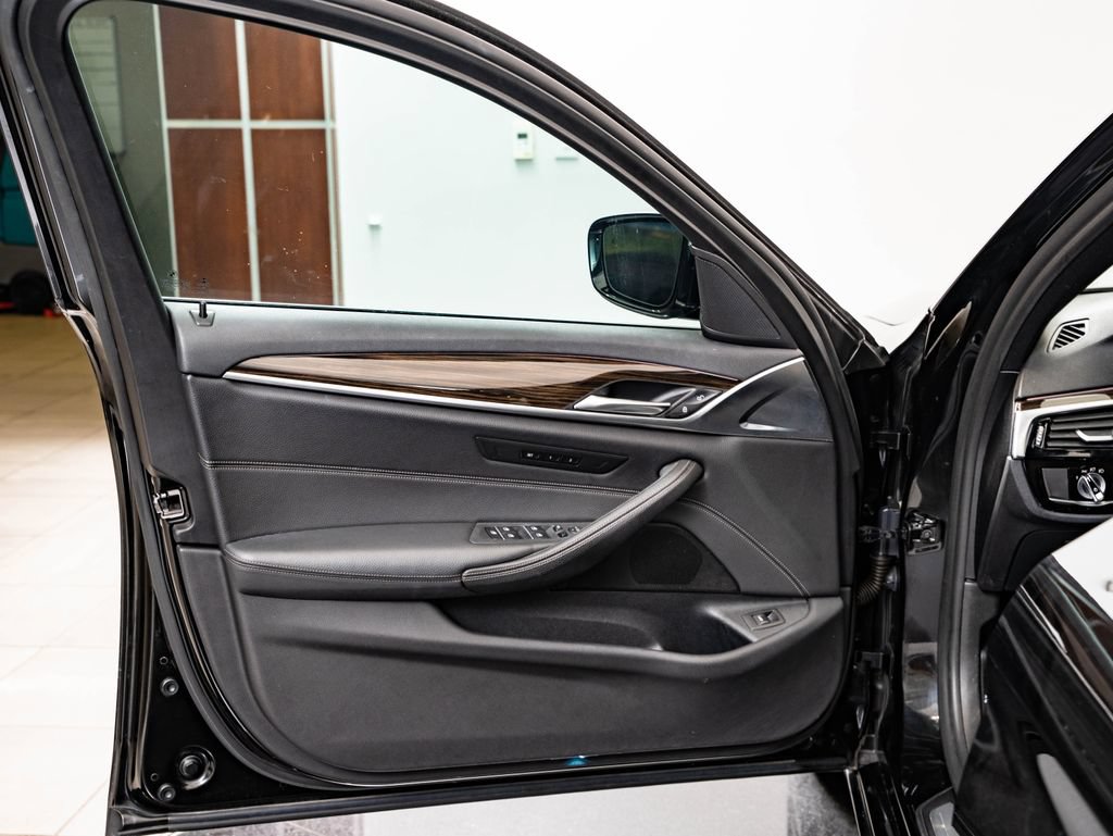 Used 2019 BMW 540i RWD image 25