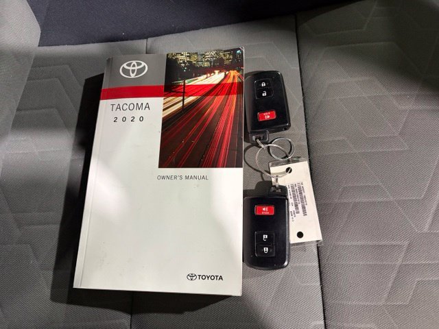 Used 2020 Toyota Tacoma TRD Sport w/ Technology Package AWD/4WD image 9