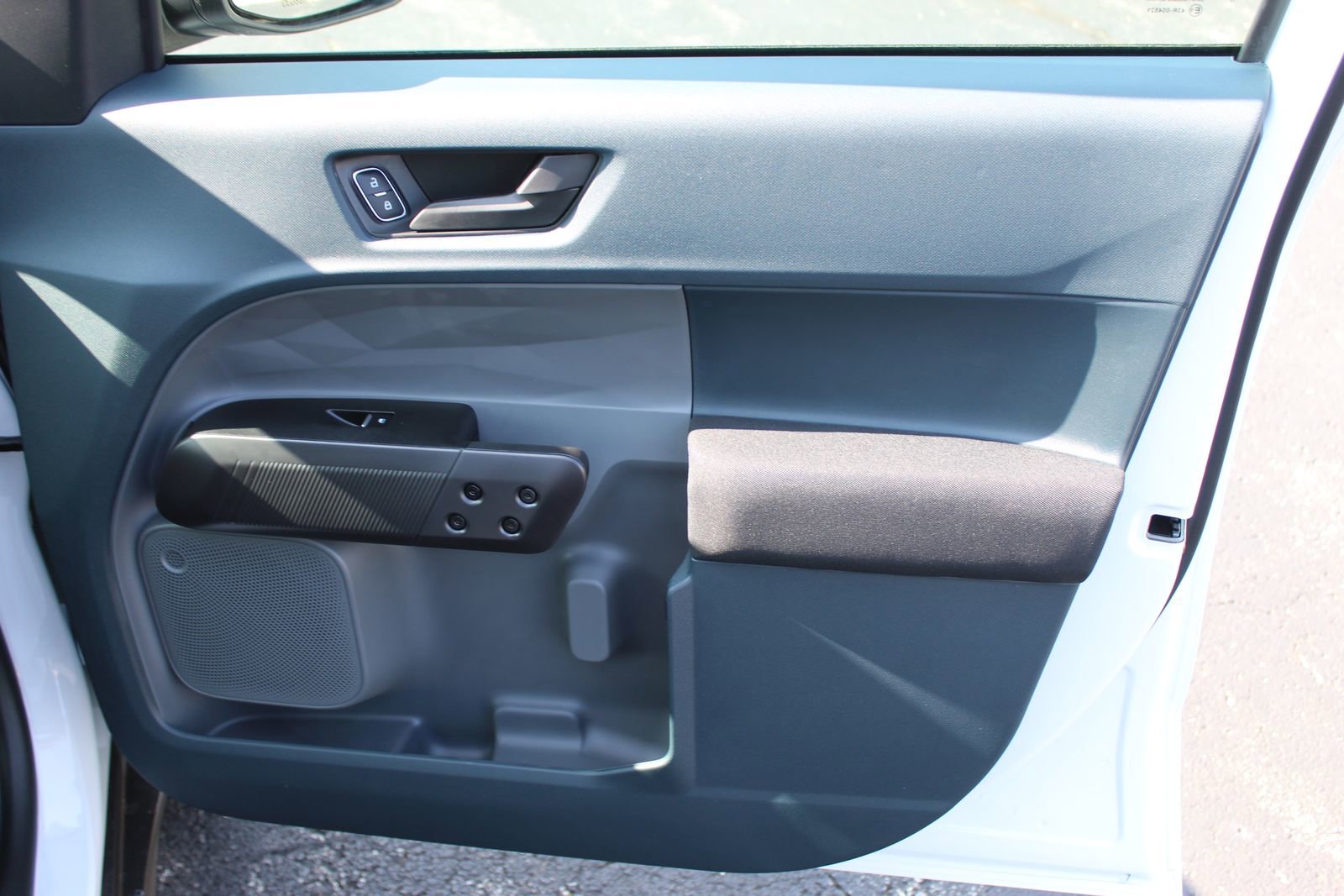 New 2025 Ford Maverick XL image 11