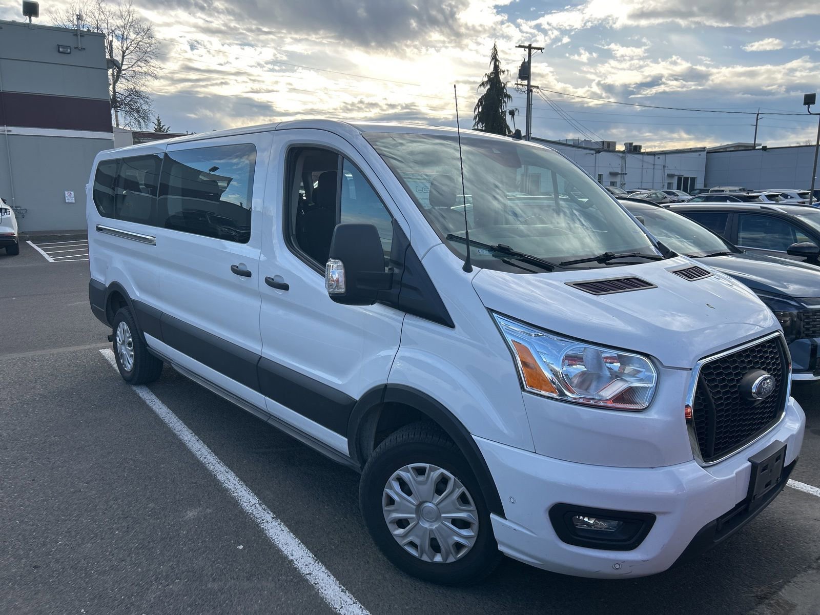 Used 2021 Ford Transit 350 XLT image 2