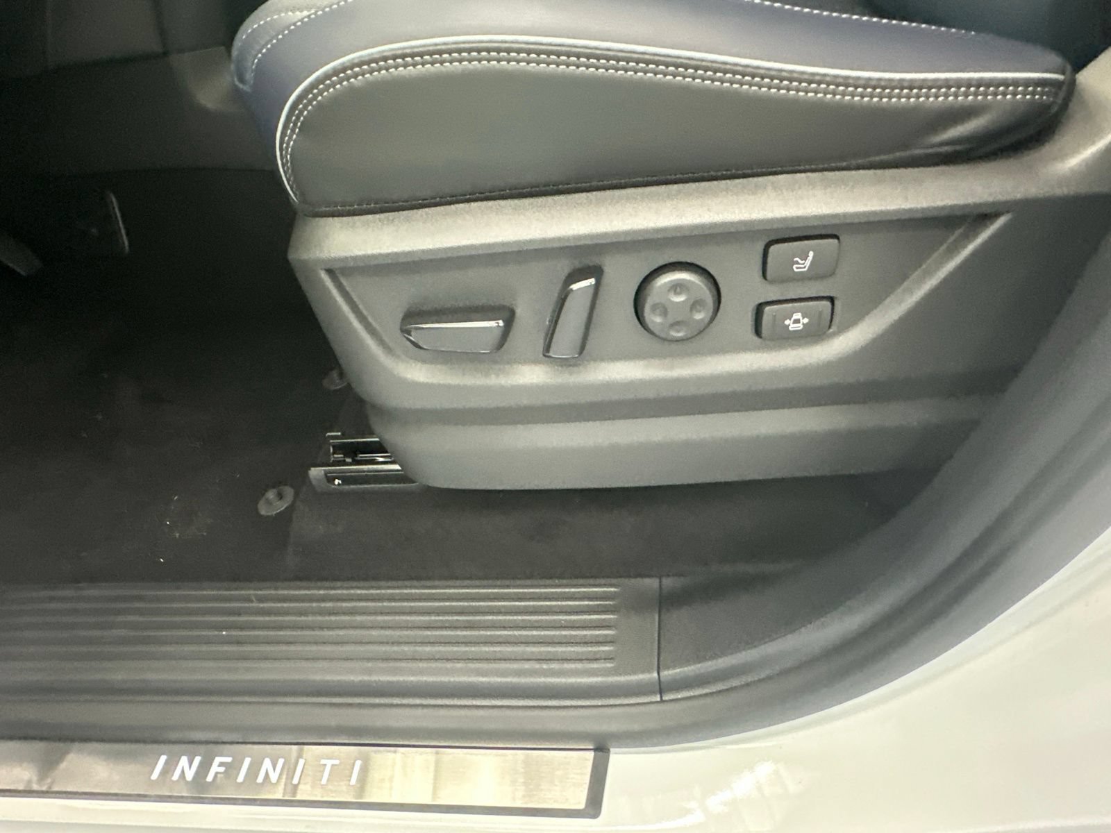 New 2027 INFINITI QX80 Sensory w/ Sport Exterior Package AWD/4WD image 21