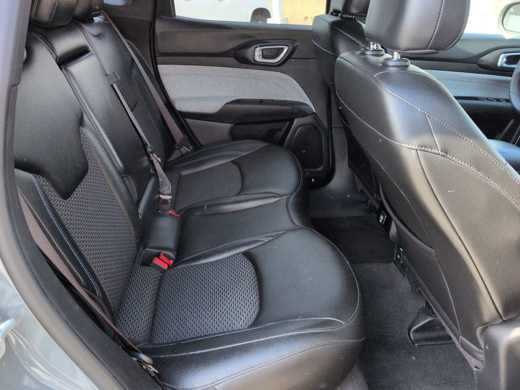 Used 2024 Jeep Compass Latitude image 22