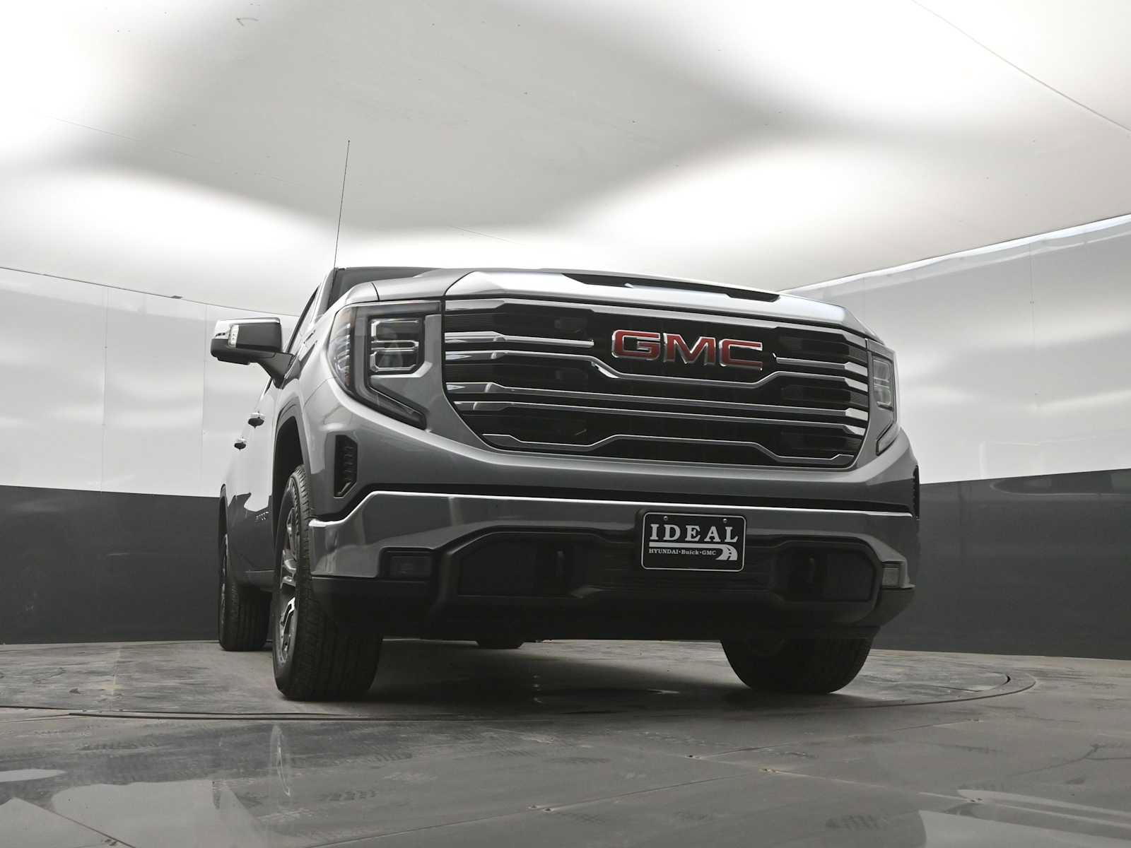 Used 2026 GMC Sierra 1500 SLT AWD/4WD image 39