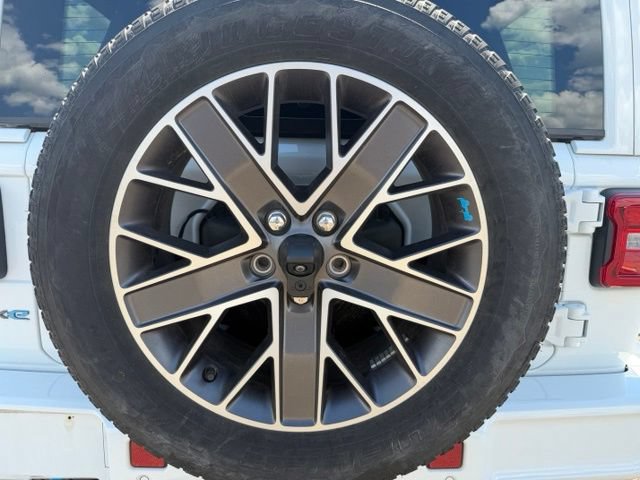 Certified 2023 Jeep Wrangler Unlimited Sahara AWD/4WD image 27