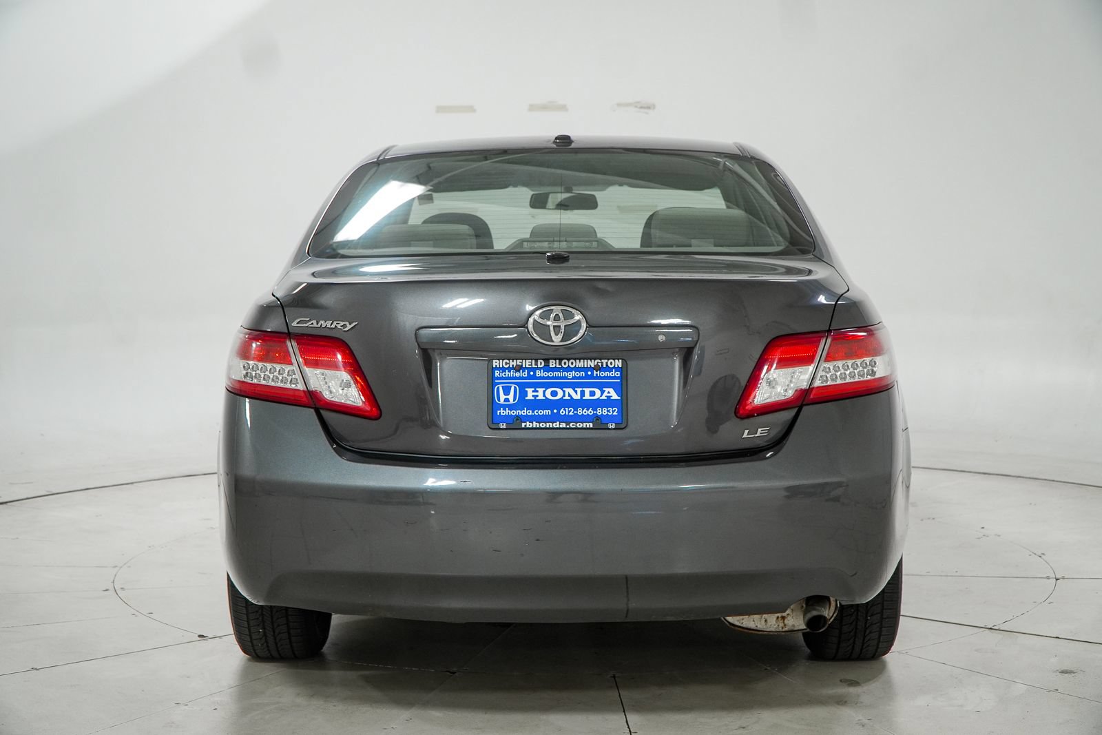 Used 2011 Toyota Camry LE FWD image 9