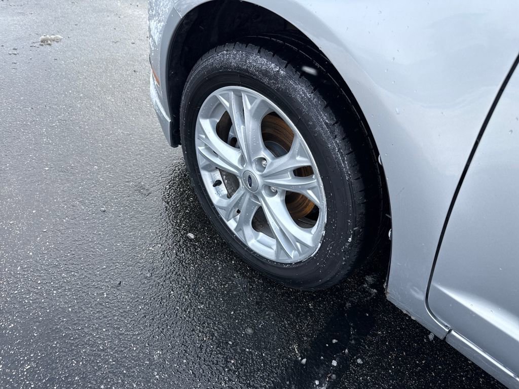 Used 2012 Ford Fusion SE image 12