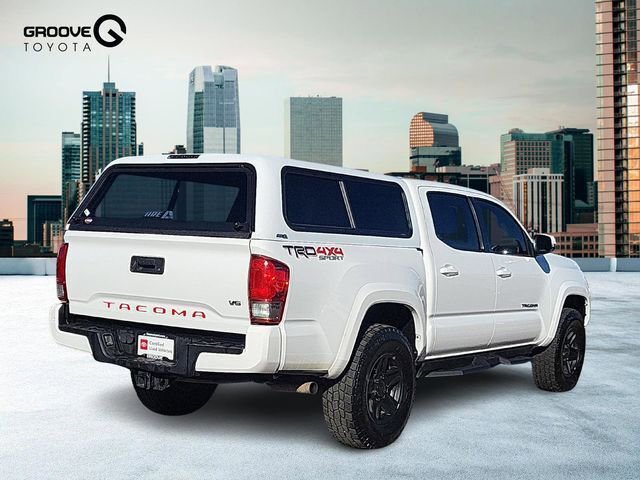 Used 2017 Toyota Tacoma TRD Sport image 6