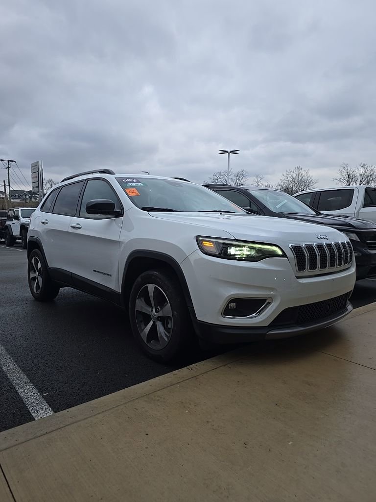 Certified 2022 Jeep Cherokee Limited image 3