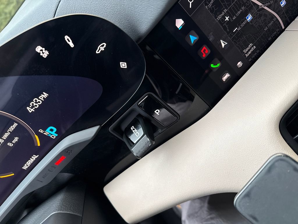 Used 2022 Porsche Taycan 4S image 27