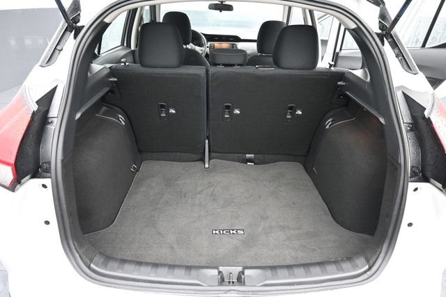 Used 2023 Nissan Kicks SV FWD image 6