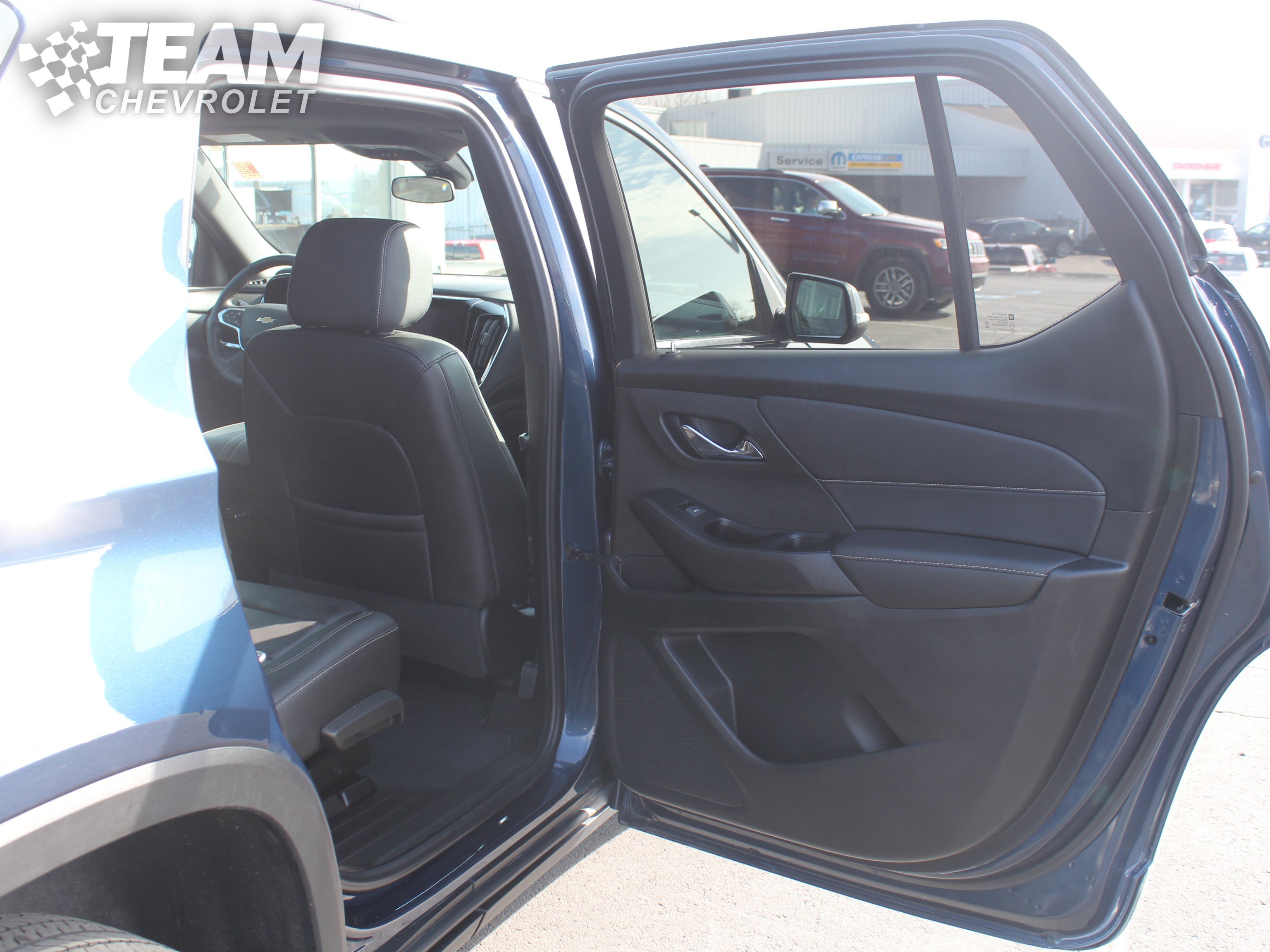 Used 2023 Chevrolet Traverse LT image 24
