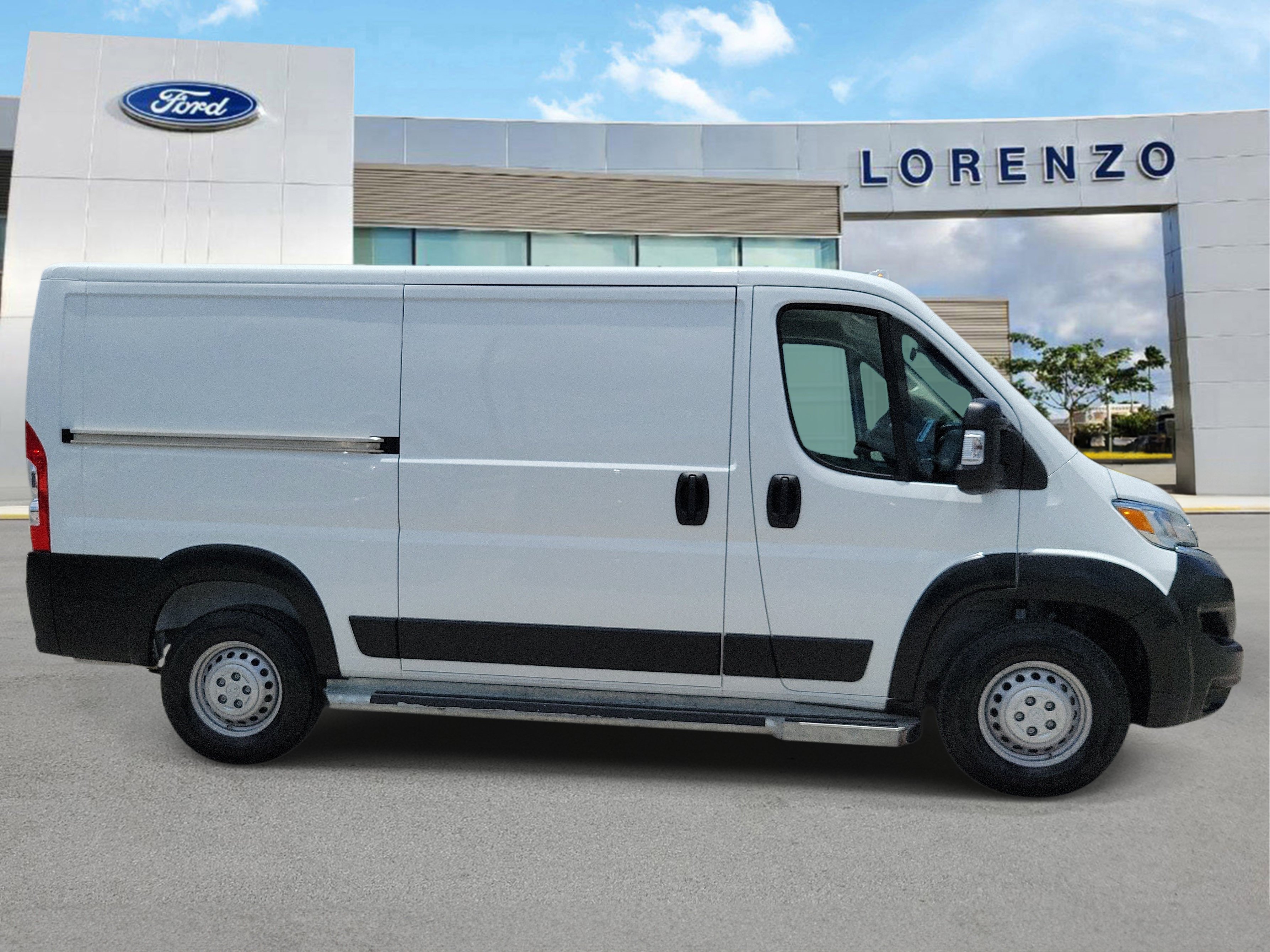 Used 2025 RAM ProMaster 2500 w/ U-Haul Equipment Group FWD image 4