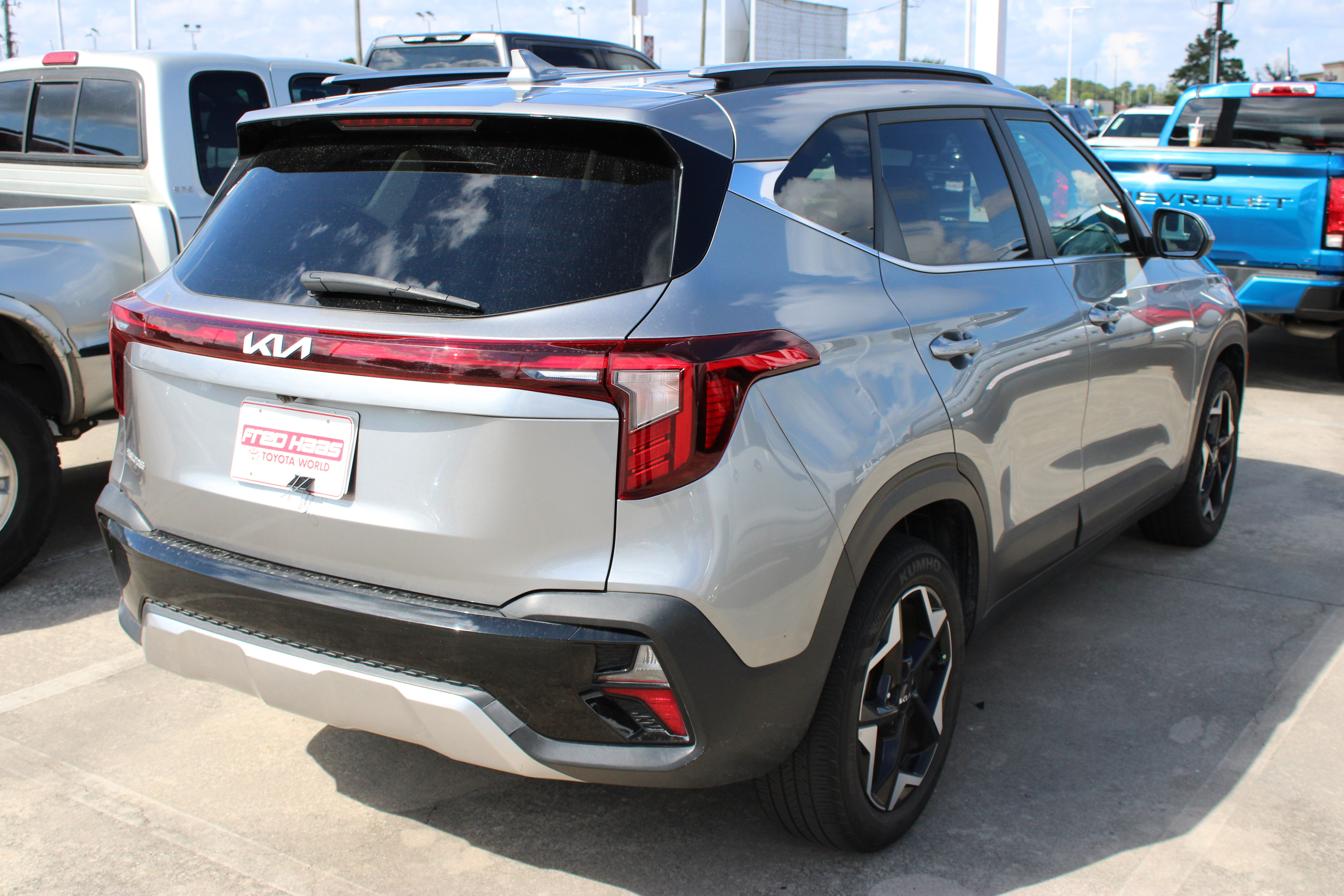 Used 2024 Kia Seltos EX FWD image 9